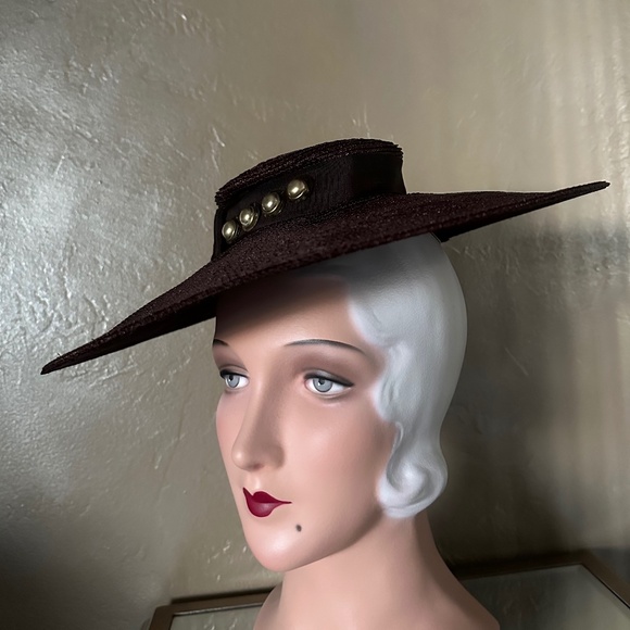 SUPERB 1940s\' BROWN STRAW TILT WIDE BRIM HAT WITH METAL STUDS main image 4